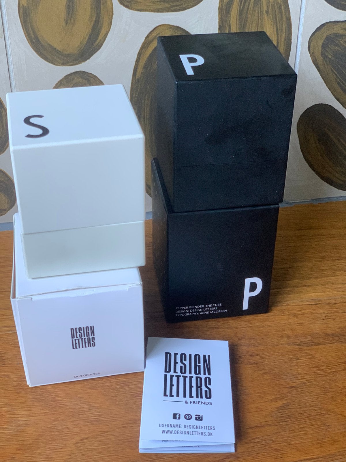 Design Letters Salt & Pepper / Design: Arne Jacobsen, Verzenden, Gebruikt