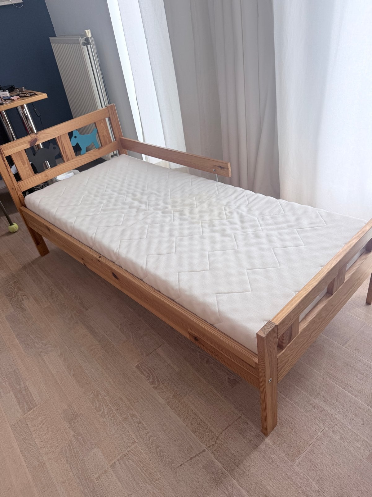 Kinderbedje 164x77 cm met matras 160x60 cm, Kinderen en Baby's, Kinderkamer | Bedden, Ophalen, Gebruikt, 70 tot 85 cm, Matras