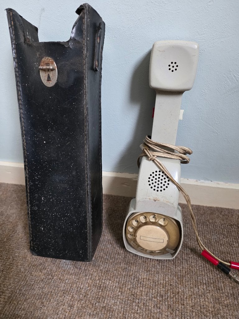 PTT Ericsson Monteurs Telefoon (Bassie & Adriaan), Ophalen, Gebruikt, Met draaischijf