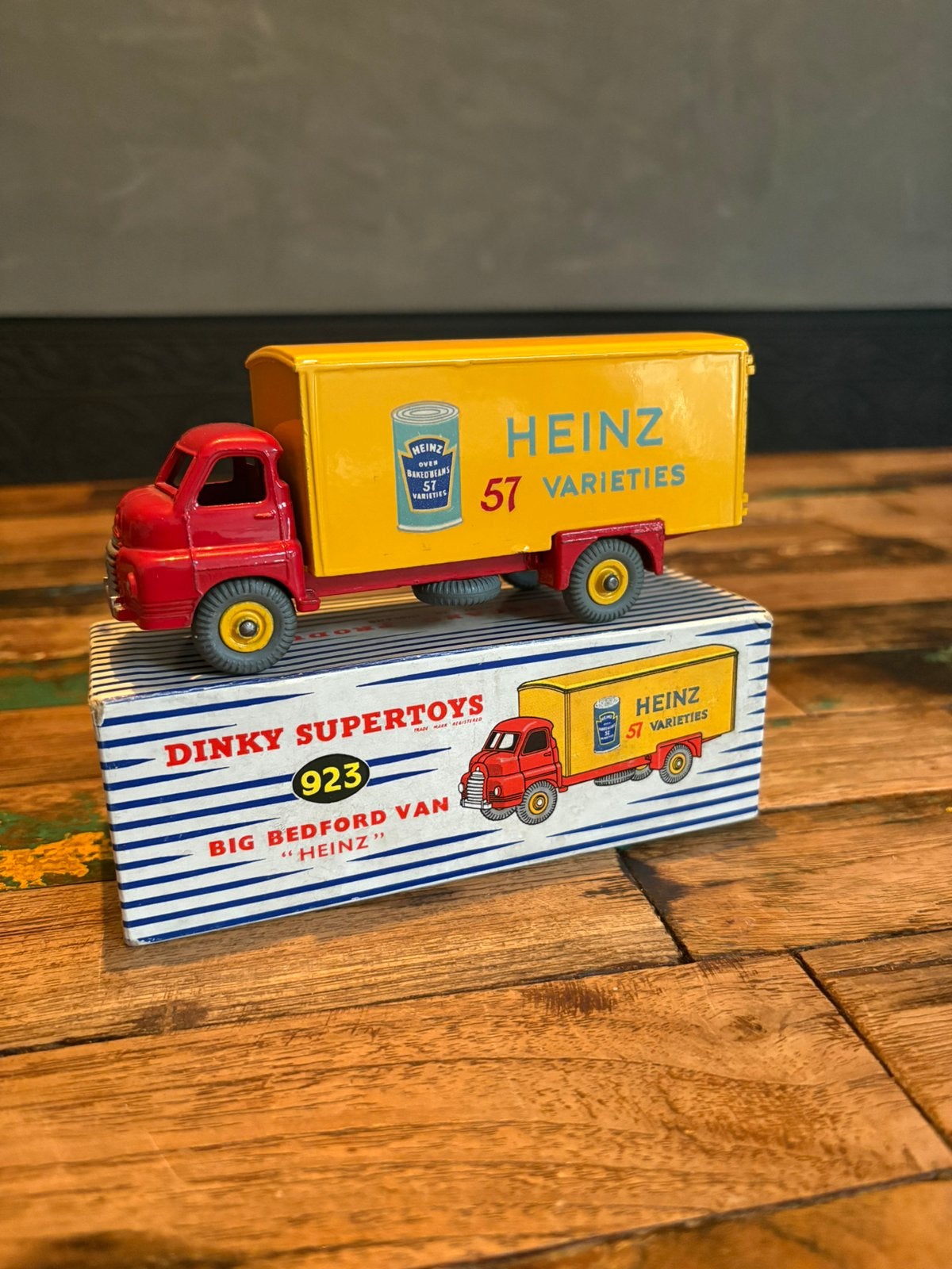 Dinky Supertoys 923-G Bedford S Van Heinz 1955-1959, Ophalen of Verzenden, Zo goed als nieuw, Bus of Vrachtwagen
