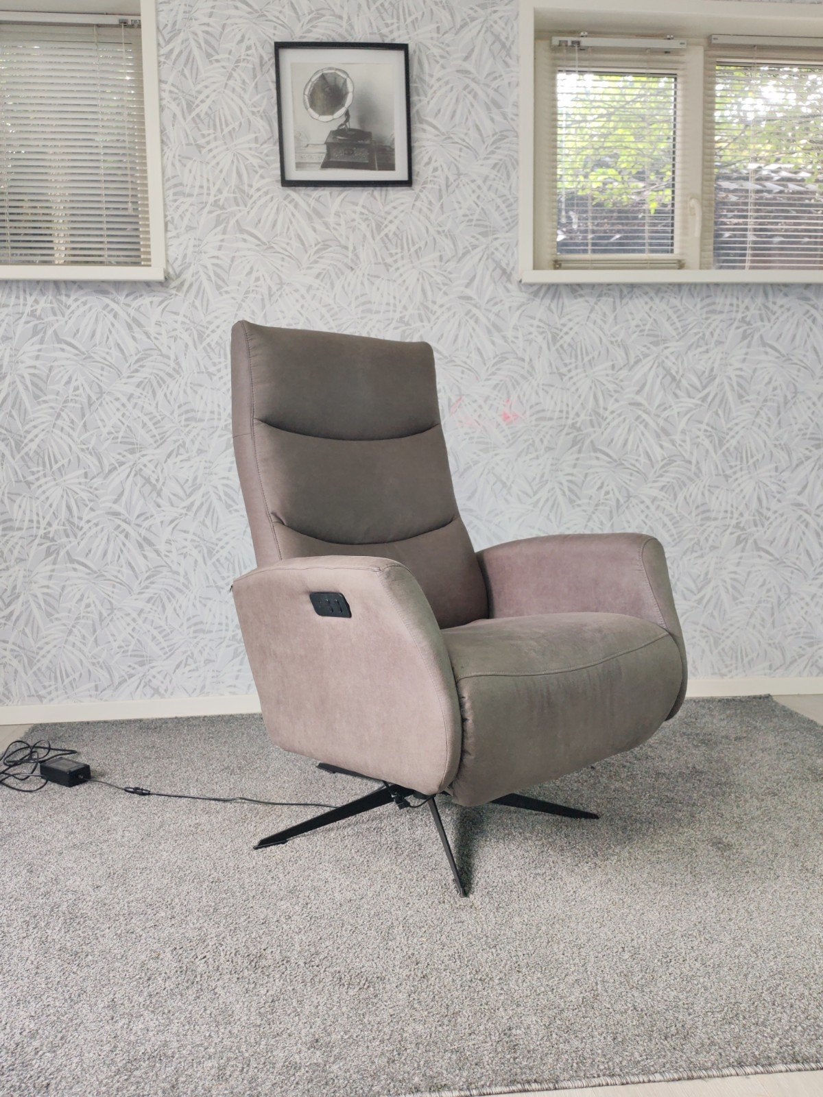 Inhouse elektrische design relax fauteuil, 100 tot 125 cm, Ophalen of Verzenden, Zo goed als nieuw, Onbekend