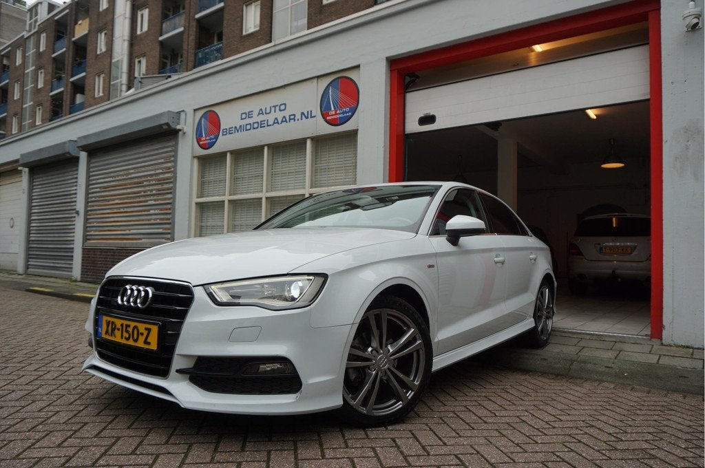 Audi A3 Limousine 1.4 TFSI CoD * S-Line S-Tronic Zeer Fraai, Auto's, Stof, Gebruikt, 4 cilinders, Wit