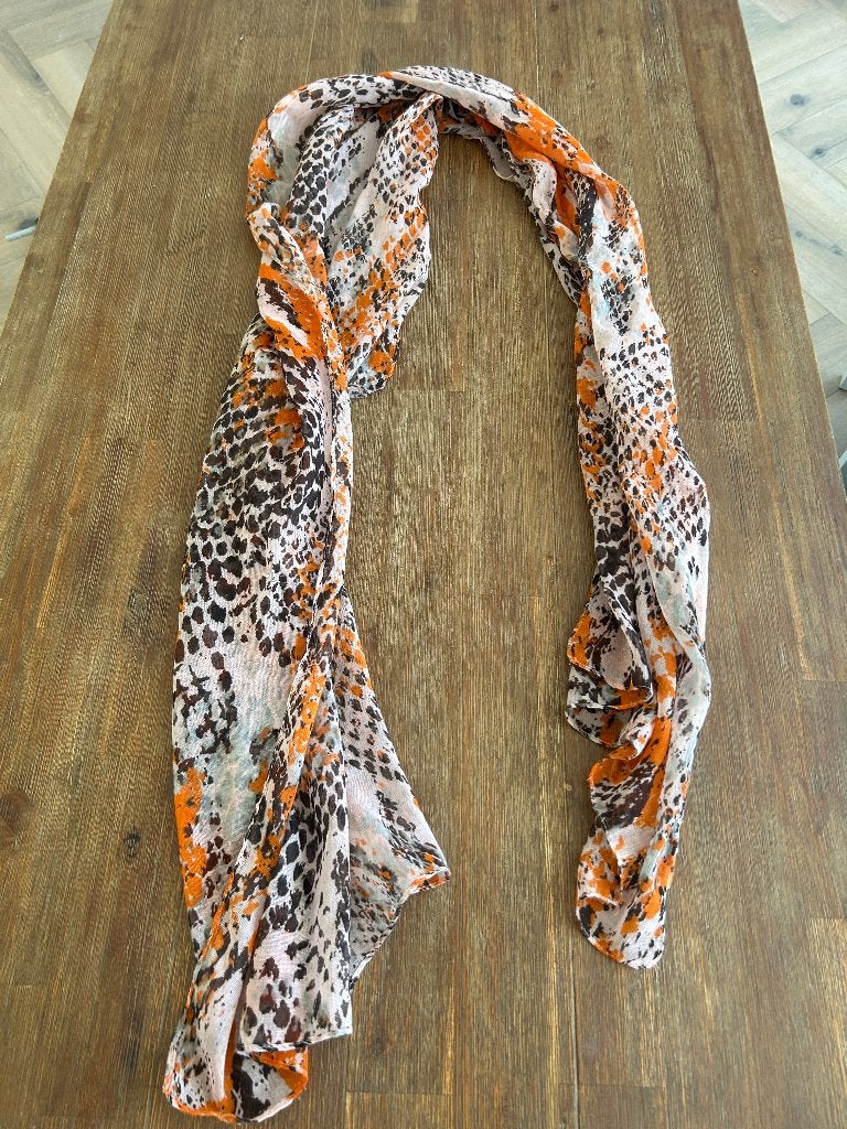 Sjaal met slangenprint oranje, wit, zwart, Ophalen of Verzenden, Gedragen, Maat 46/48 (XL) of groter, Sjaal