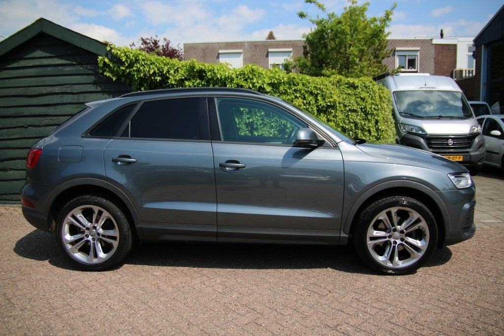 Audi Q3 1.4 TFSI CoD Adr. S-Line (bj 2017, automaat), Auto's, 12 maanden, Euro 6, 4 cilinders, Grijs