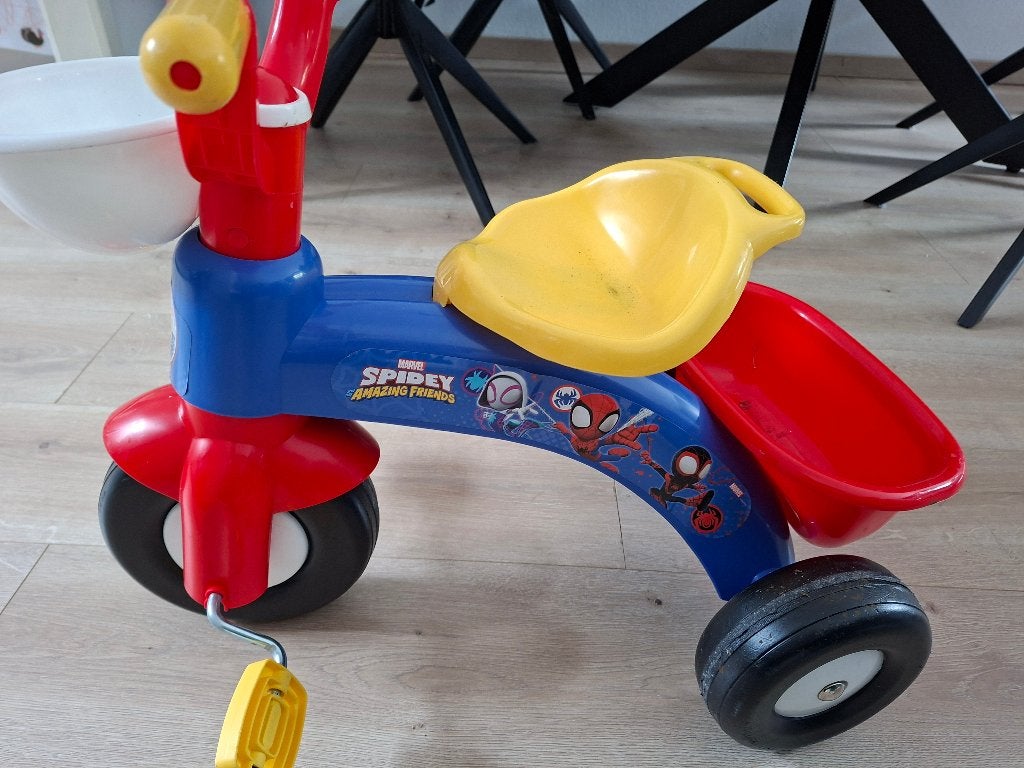 Spiderman driewieler, Fietsen en Brommers, Ophalen, Zo goed als nieuw