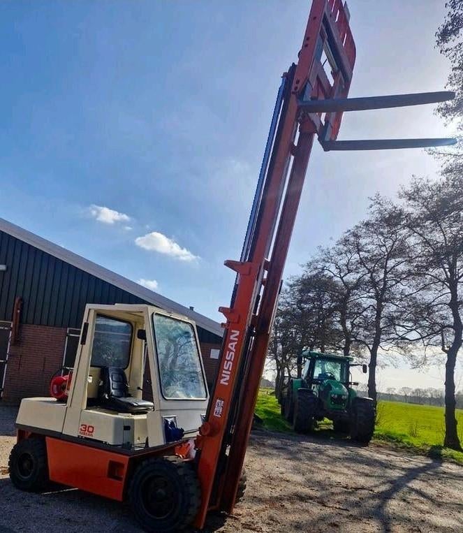 Heftruck Nissan gas 3 tonner, LPG, 3000 tot 4000 kg, Heftruck, Ophalen of Verzenden