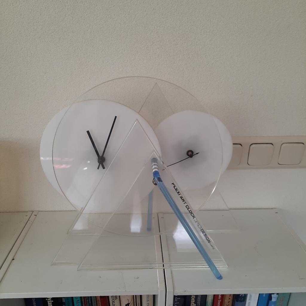 bijzonder ontwerp flexi art clock klok FO design, Ophalen, Gebruikt, Staande klok