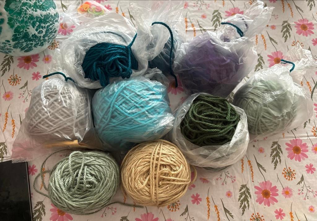 Restjes acryl garen in diverse kleuren, Ophalen of Verzenden, Gebruikt, Breien of Haken, Wol of Garen