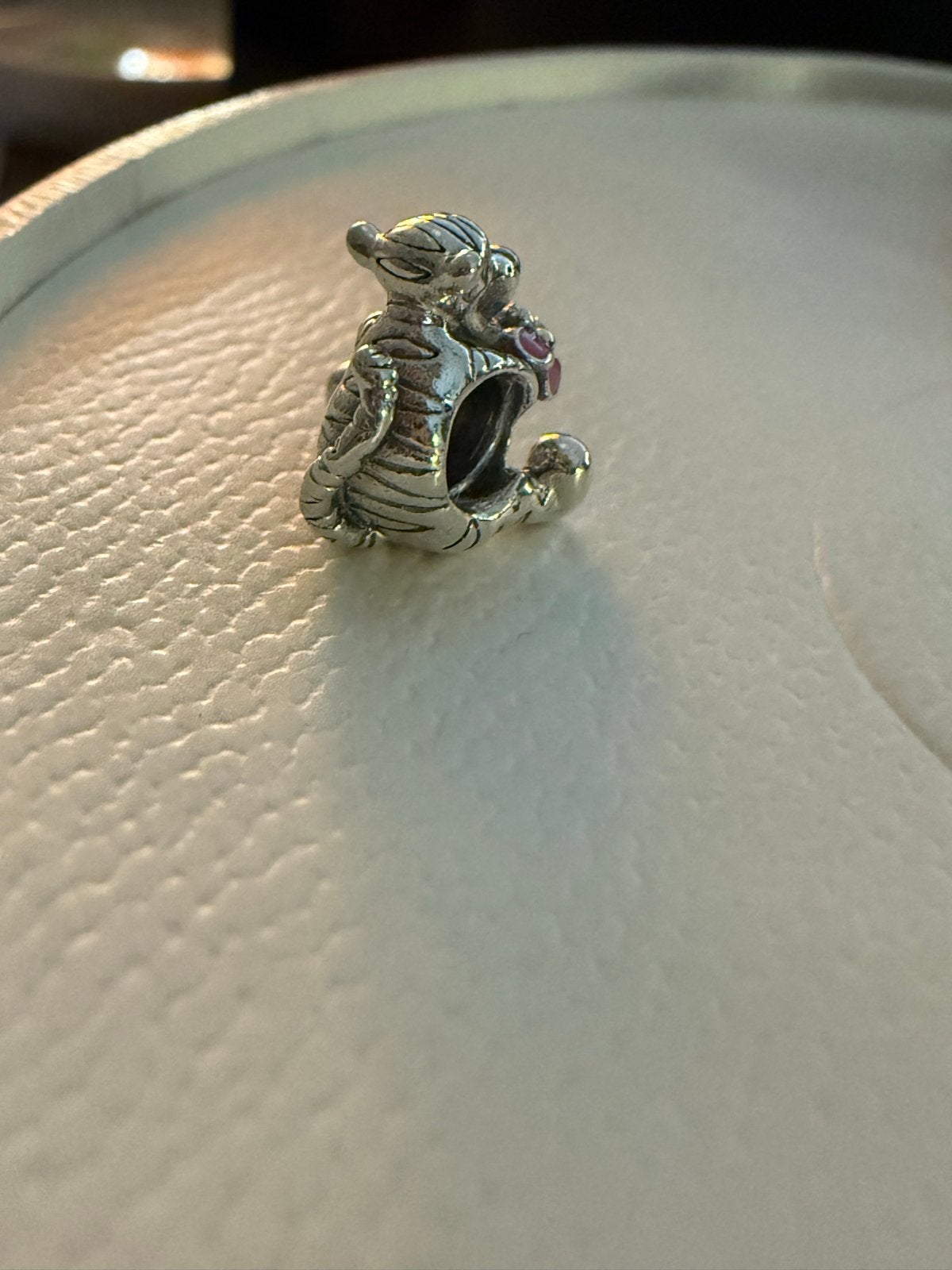 Pandora Disney Winnie de Poeh Tijgertje Bedel Zilver, Pandora, Ophalen of Verzenden, Zo goed als nieuw, 1 bedel