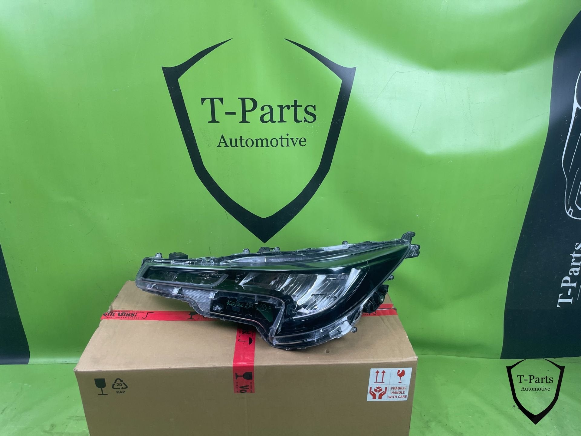 toyota corolla koplamp links rechts 8115002S60 8111002S60