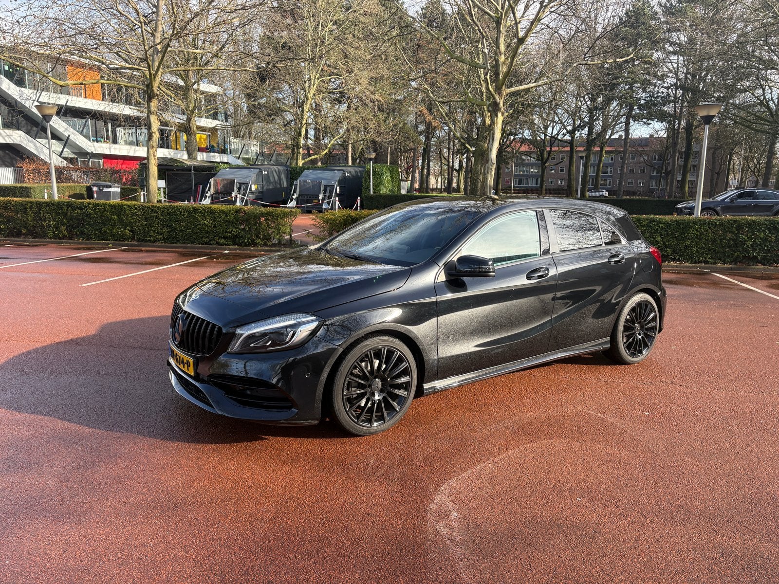 Mercedes-Benz A-Klasse A 180 Blueefficiency 122pk 7G-DCT, 1295 kg, 4 cilinders, 1595 cc, 1200 kg