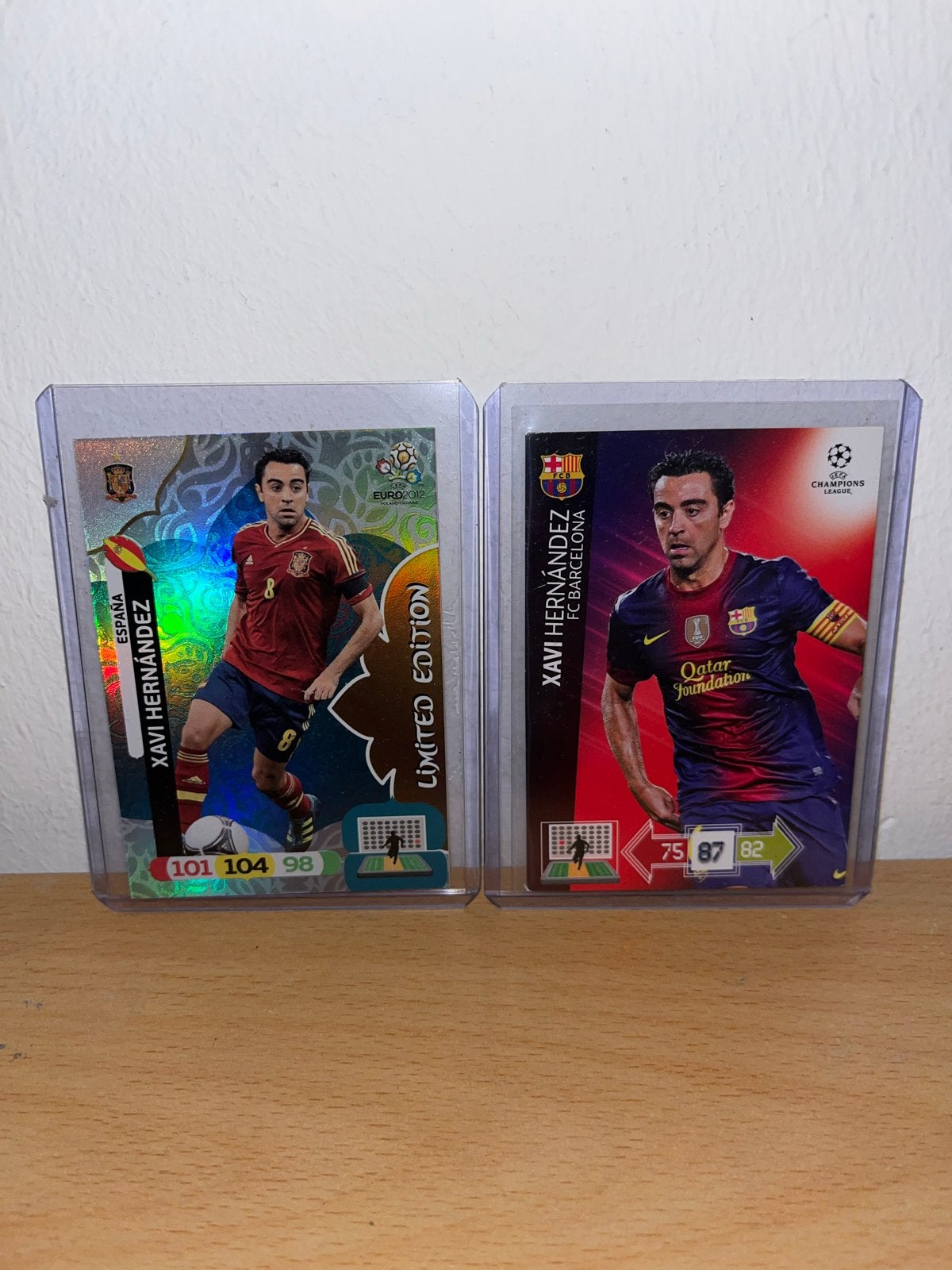 2 legendarische Panini kaarten van Xavi uit 2012, Ophalen of Verzenden, Buitenlandse clubs, Spelerskaart