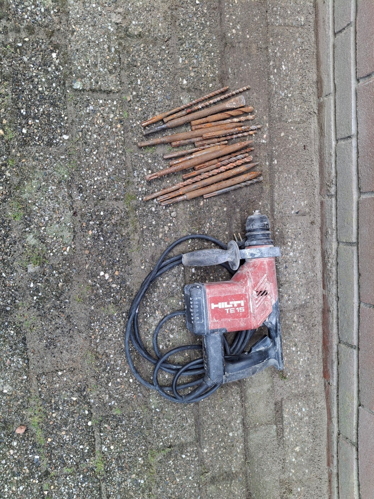 Hilti TE 15 Boorhamer met boren, voorzet boorkop en beitels, Ophalen of Verzenden