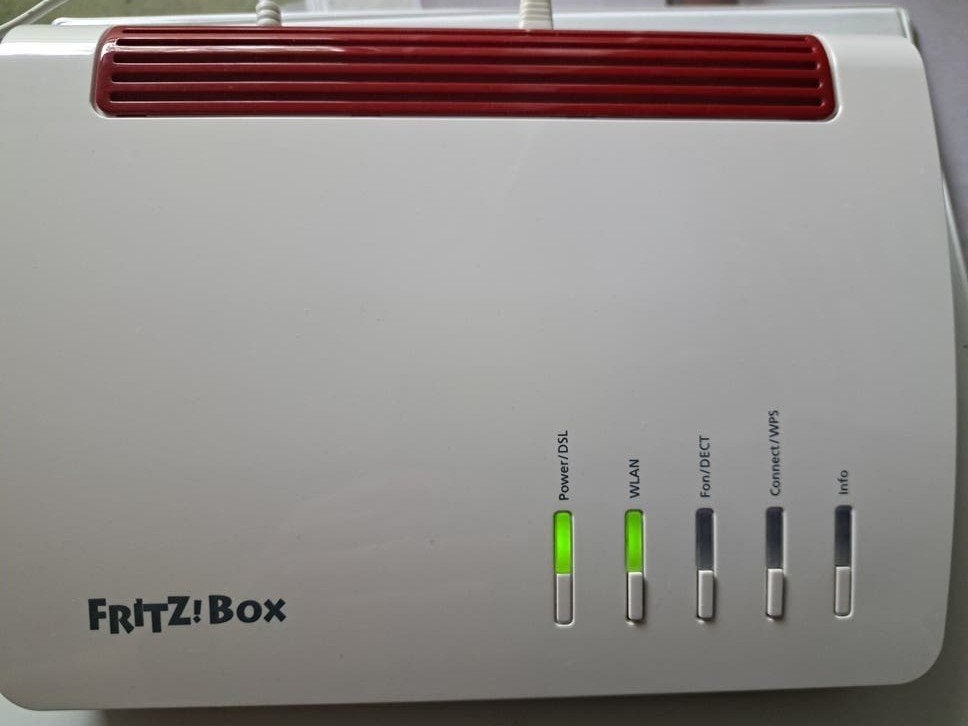 FRITZ!Box 7590 - Snelle en Betrouwbare DSL/VDSL Router, Computers en Software, Ophalen of Verzenden, Gebruikt, Router met modem