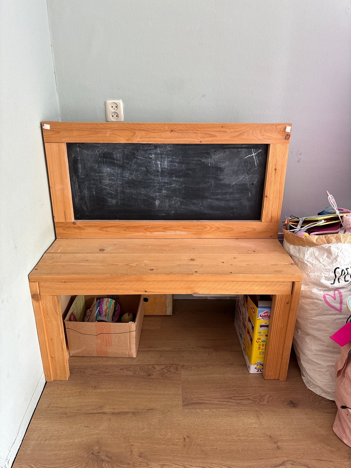 Steigerhouten bureau kind, Ophalen, Zo goed als nieuw