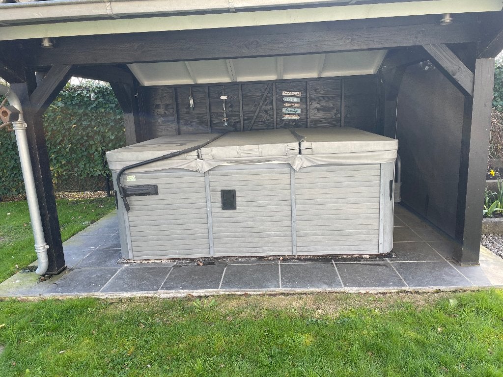 jacuzzi, Ophalen, Gebruikt, Afdekzeil, Vast