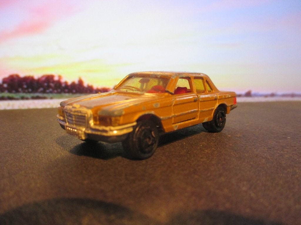 1:60 Mercedes Benz W116 350SE - Majorette bronsmetallic, Hobby en Vrije tijd, Modelauto's | Overige schalen, Gebruikt, Auto, Ophalen of Verzenden