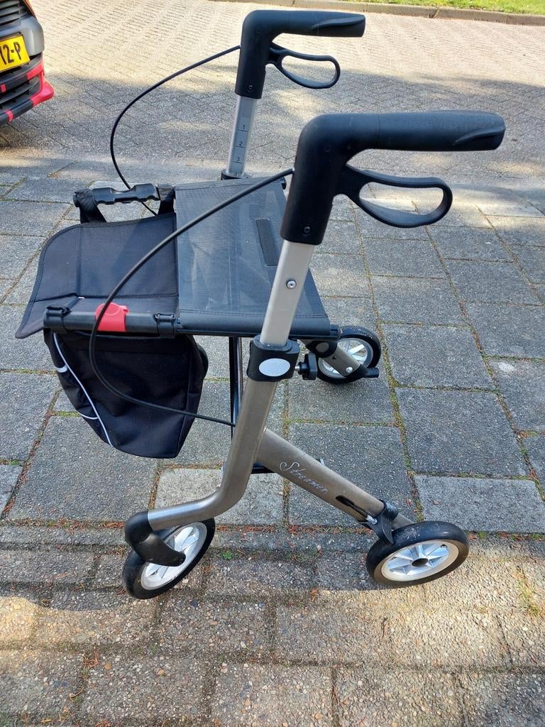 Streamer lichtgewicht nieuwstaat rollator, Diversen, Rollators, Ophalen of Verzenden, Lichtgewicht, Zo goed als nieuw