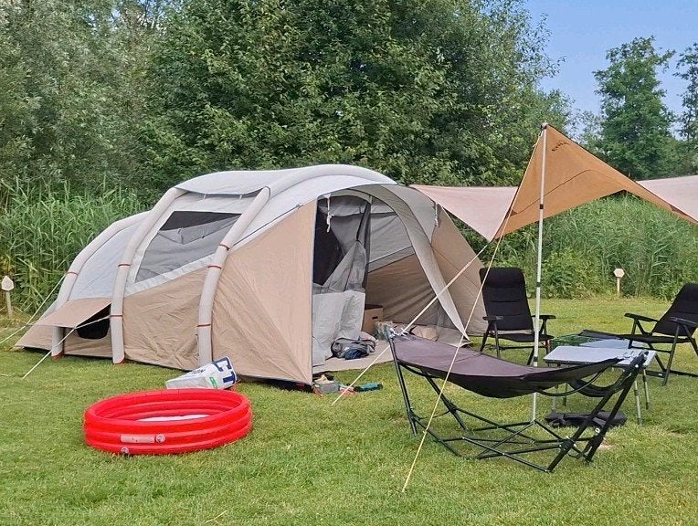 QUECHUA Opblaasbare tent Air Seconds 5.2 Fresh & Black 5pers, Caravans en Kamperen, Tenten, Ophalen, Zo goed als nieuw, Tot en met 5