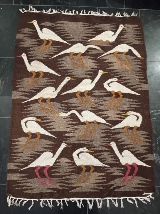 Vintage Kleed met Kraanvogels - Handgeweven Tapijt, Gebruikt, 100 tot 150 cm, Bruin, Vintage, Retro, Handgeweven