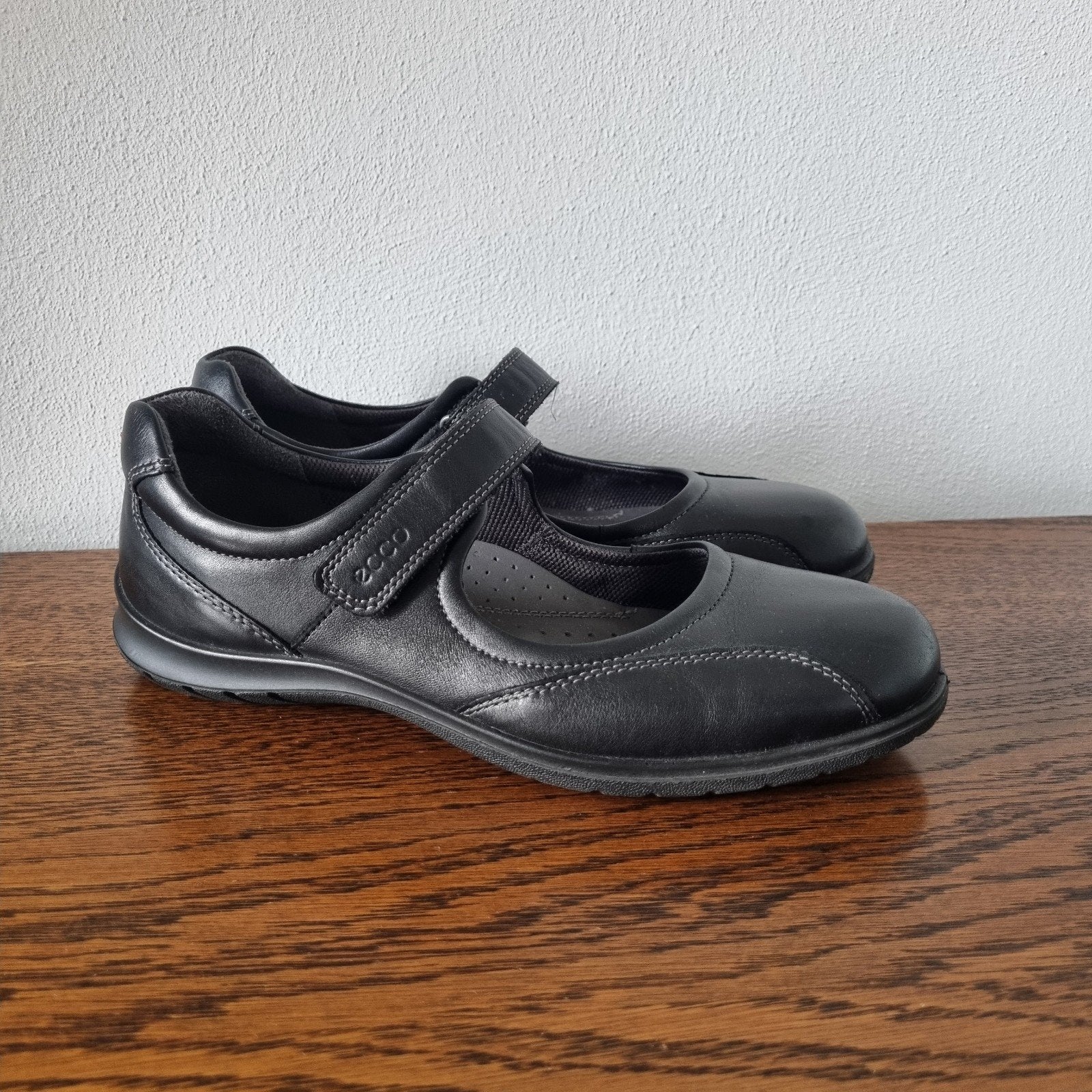 Zwarte ecco mary jane flats schoenen met klittenband maat 38, Ophalen, Ecco, Zwart, Sneakers of Gympen