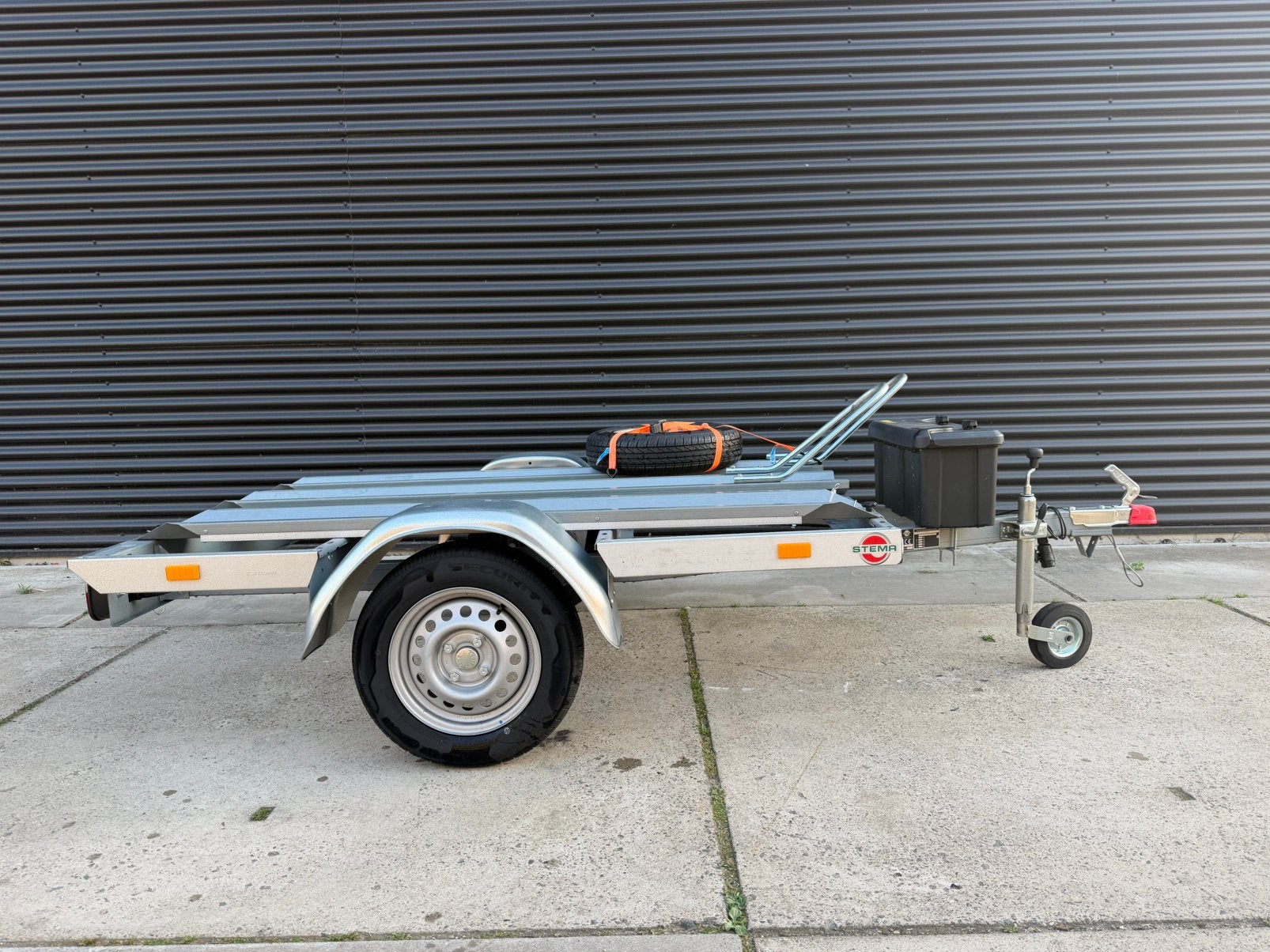 Motortrailer Stema MT750 BS2 voor 2 motoren ongeremd, Auto diversen, Ophalen, Stema, Zo goed als nieuw, Stema