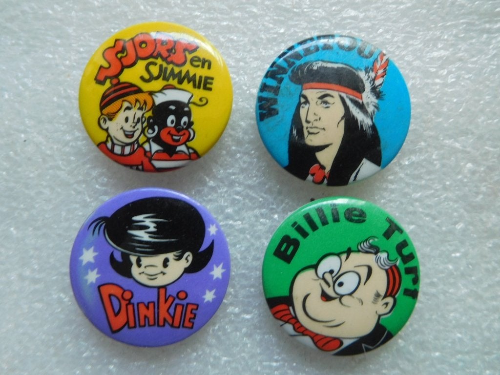 4 x button Sjors en Sjimmie, Winnetou, Billie Turf en Dinkie, Verzamelen, Speldjes, Pins en Buttons, Ophalen of Verzenden, Zo goed als nieuw