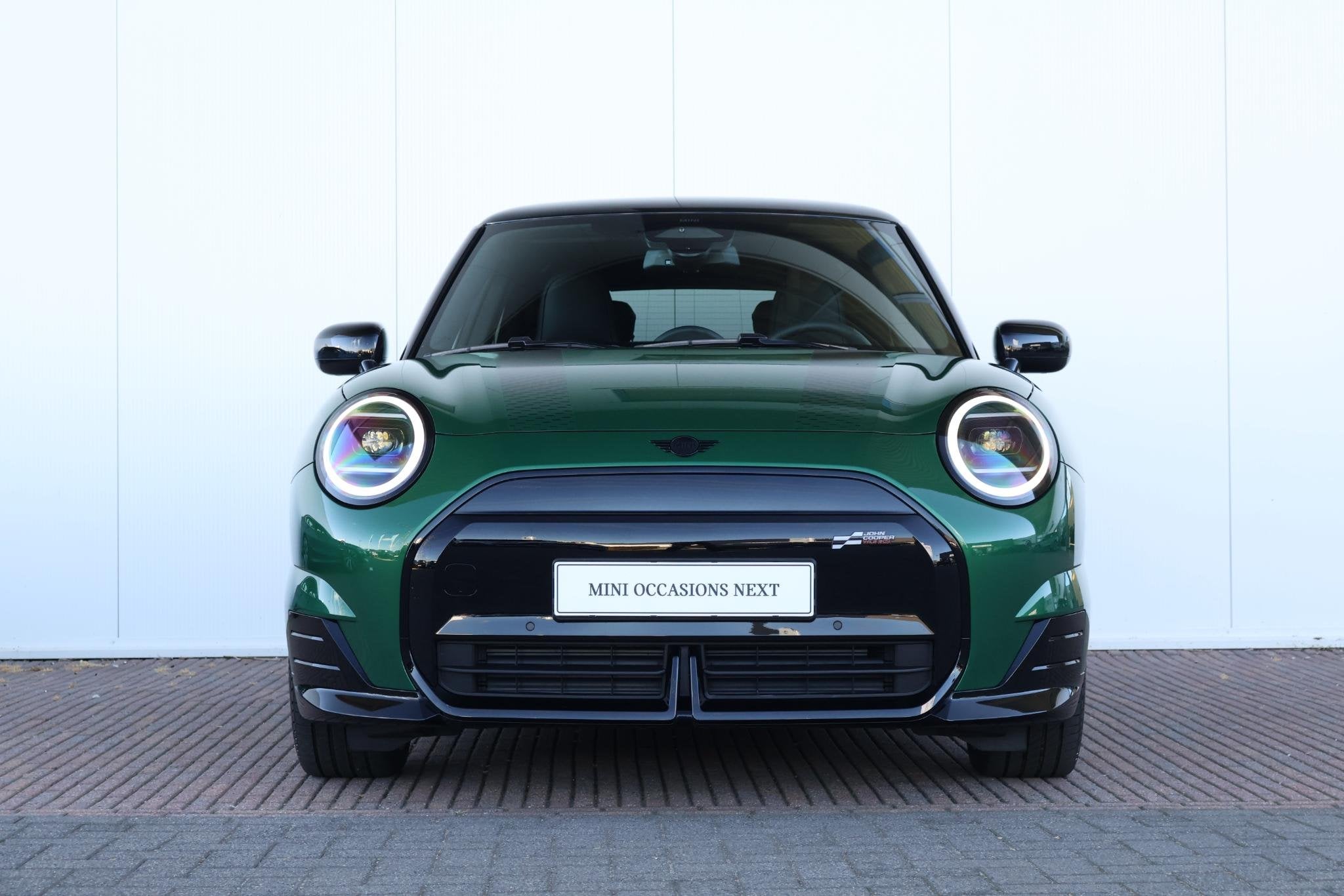MINI 3-Deurs Cooper E John Cooper Works M 40.7 kWh | SoH 99%, Auto's, Gebruikt, 41 kWh, Met garantie (alle), 4 stoelen