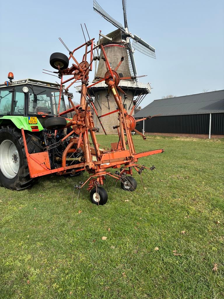 Kuhn GF 6301 Schudder - hooikeerder, Weidegang, 4 paarden of pony's of meer