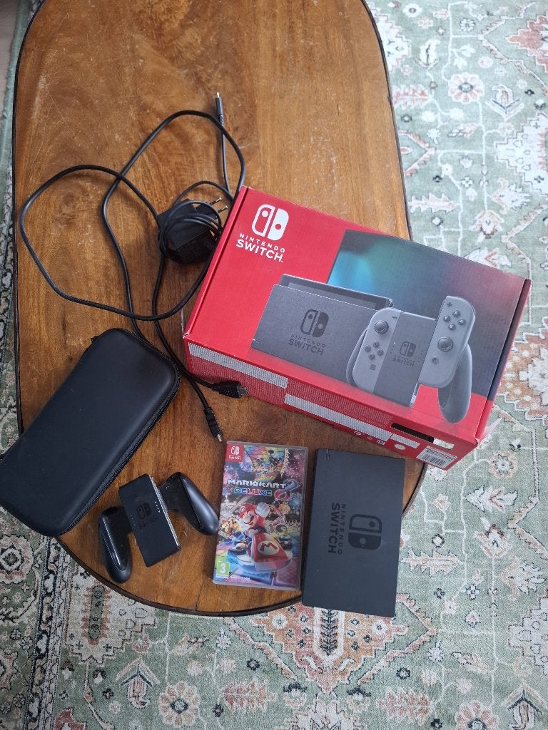 Nintendo Switch met spellen, Spelcomputers en Games, Met 2 controllers, Ophalen of Verzenden, Switch Original, Gebruikt