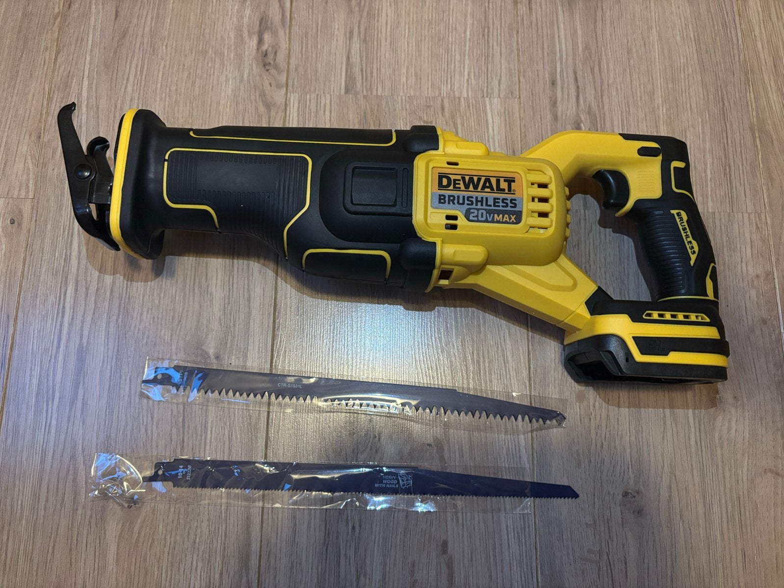 DeWalt DCS380 Reciprozaag - Nieuw en Ongebruikt, Doe-het-zelf en Verbouw, 70 mm of meer, Nieuw, 600 tot 1200 watt, Ophalen of Verzenden