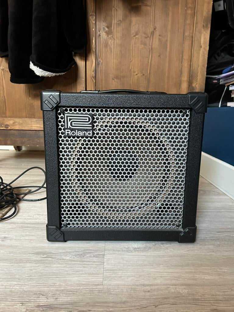 Roland gitaar versterker, Muziek en Instrumenten, Ophalen, Zo goed als nieuw, Minder dan 50 watt