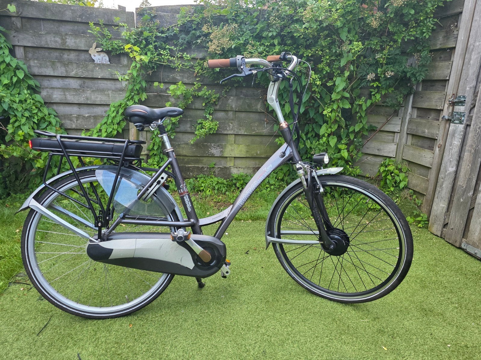 Batavus Weekend Easy e-bike — prachtig, €750, topstaat, Fietsen en Brommers, Ophalen, Zo goed als nieuw, Batavus