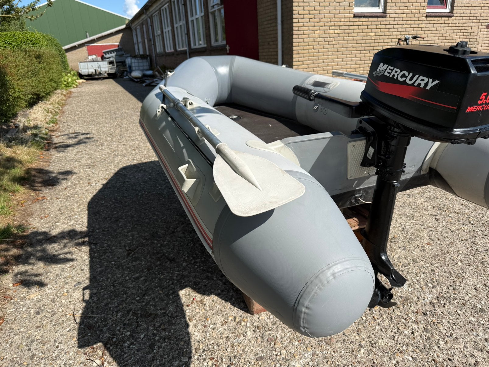 Foto 6 van mercury 5 pk 2 takt met hydro force rubberboot + pomp