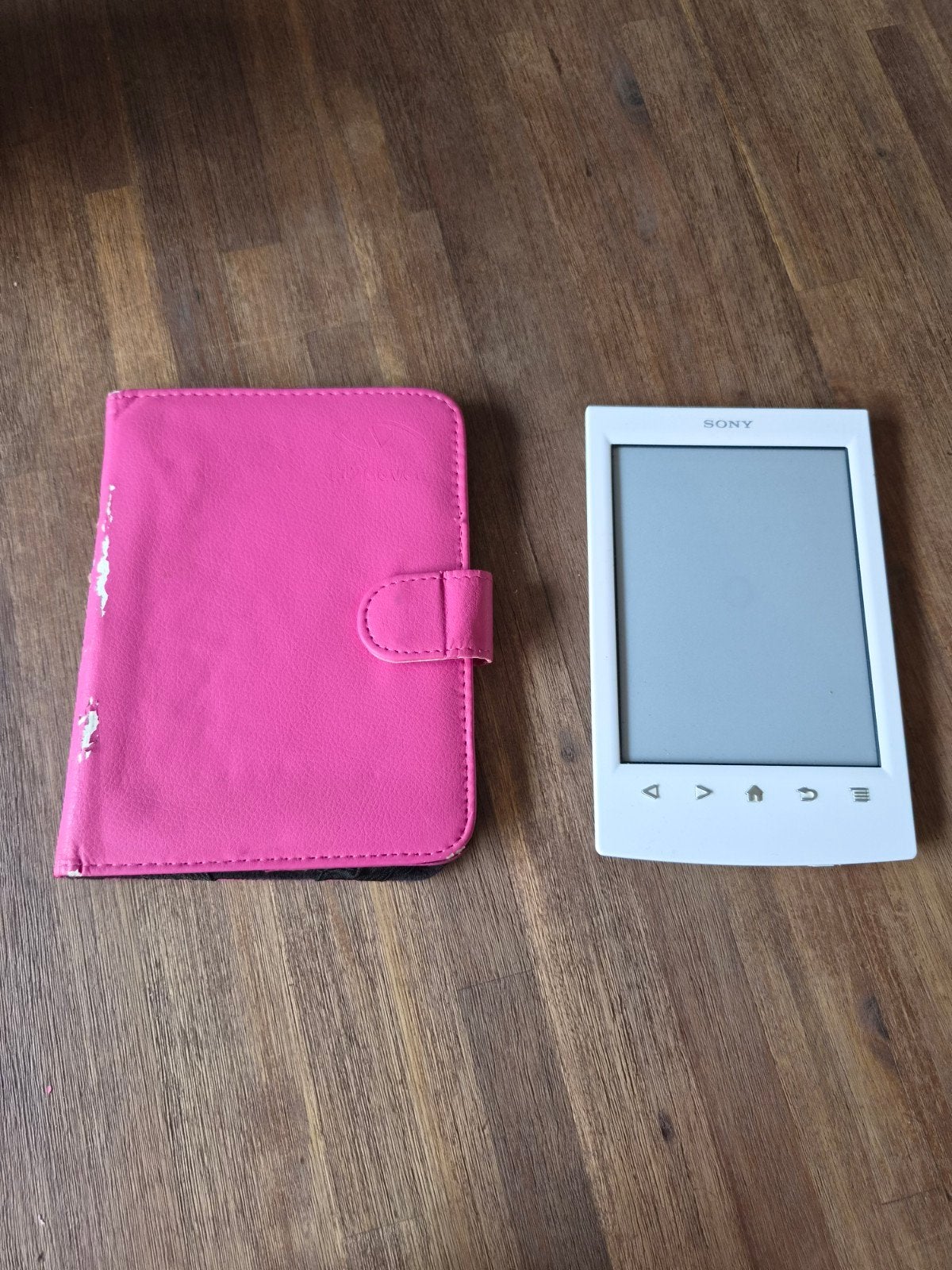Sony Reader PRS-T2 E-reader met hoesje, Computers en Software, E-readers, Gebruikt, 6 inch of minder, Ophalen of Verzenden, Wi-Fi