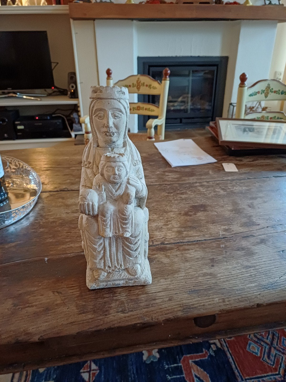 Prachtige Romaanse Madonna met Kind – Massieve (kalk)steen, Ophalen of Verzenden, Steen of Keramiek, Beeld, Grijs