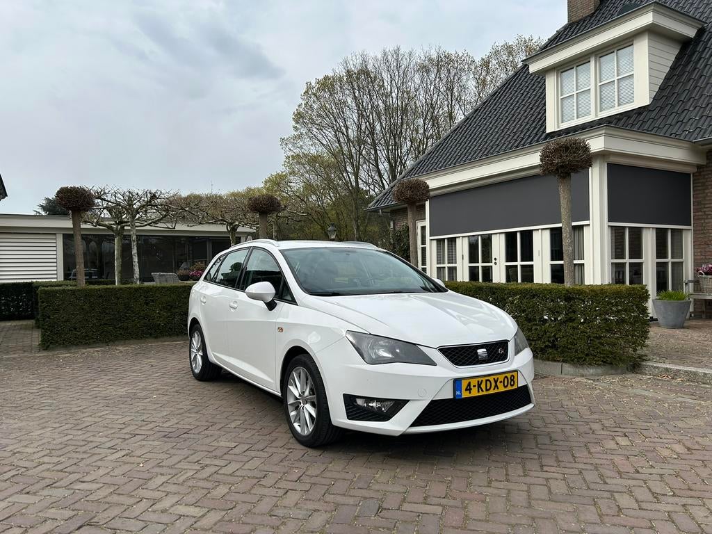 Seat Ibiza 1.2 TSI 77KW ST 2013 Wit, Auto's, Seat, Voorwielaandrijving, 40 €/maand, Origineel Nederlands, Handgeschakeld