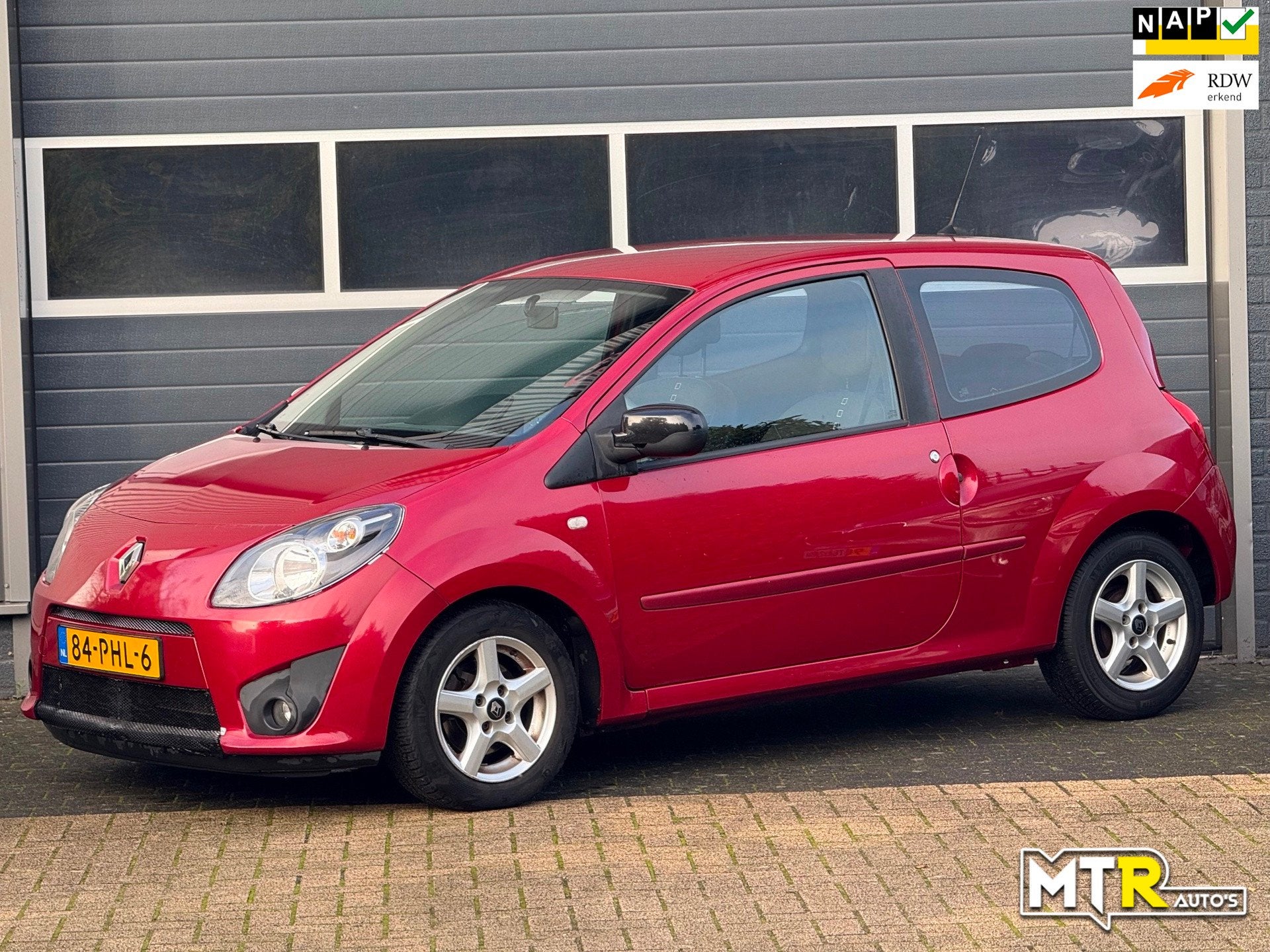 Renault Twingo 1.2-16V Dynamique NAP|APK|AIRCO, Gebruikt, Zwart, 4 cilinders, 4 stoelen