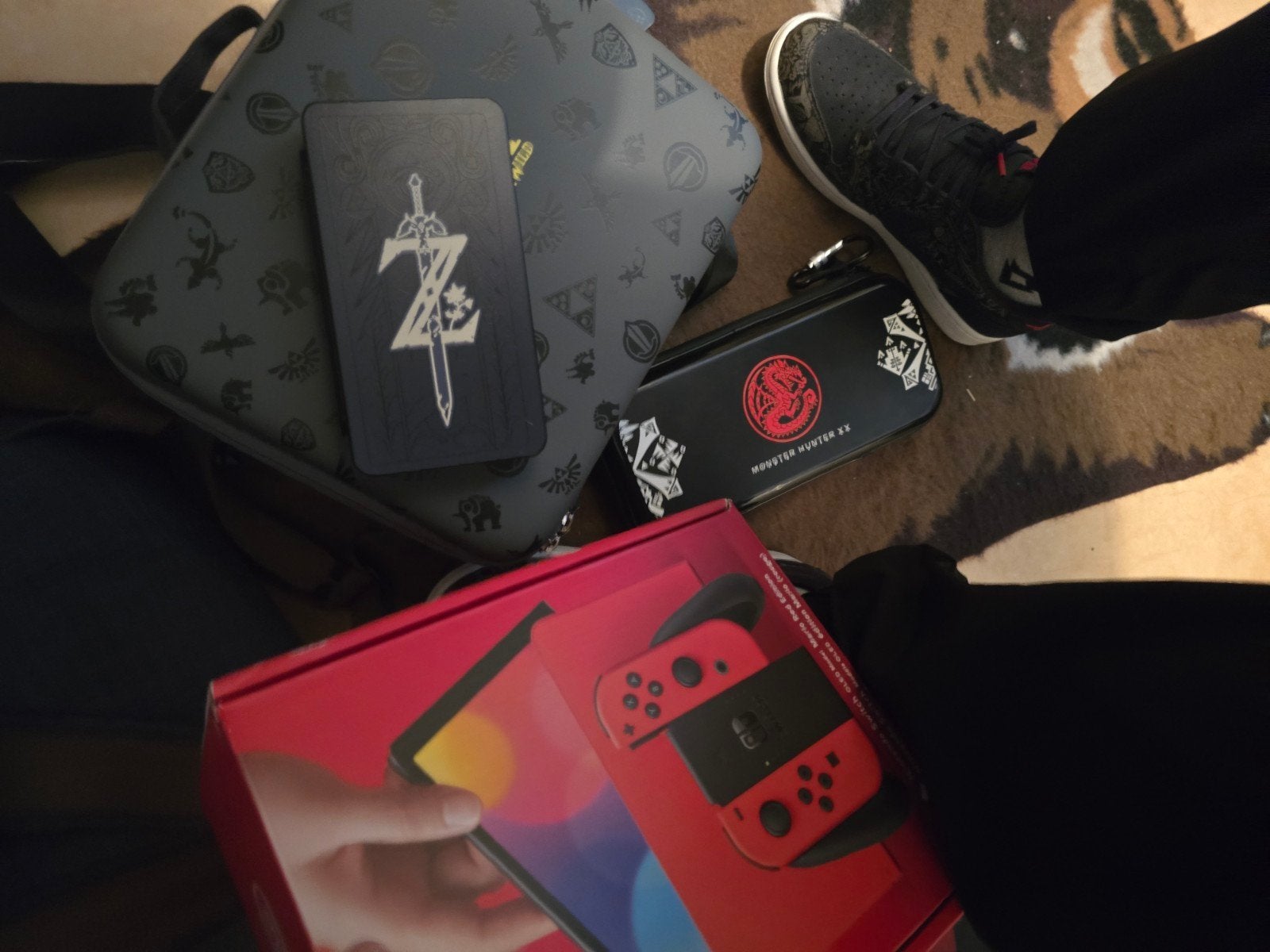 Nintendo Switch Mario Limited Edition, Spelcomputers en Games, Ophalen, Zo goed als nieuw, Met 2 controllers, Switch Original