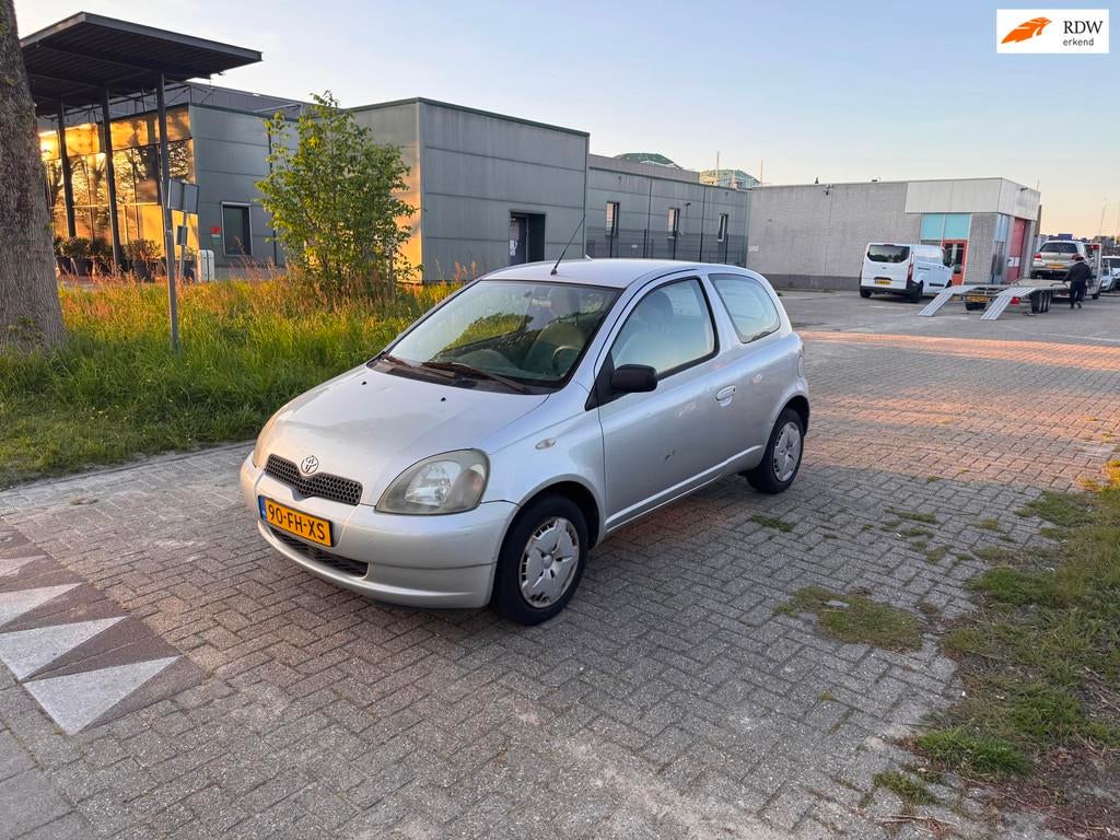 Toyota Yaris 1.3-16V VVT-i Luna, Voorwielaandrijving, 1299 cc, 86 pk, Gebruikt