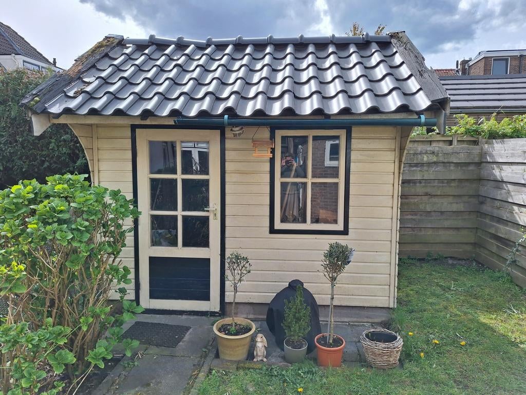 Gratis afbreken en ophalen: Houten berging met pannendak, Tuin en Terras, Ophalen, Gebruikt, Hout, Overige typen