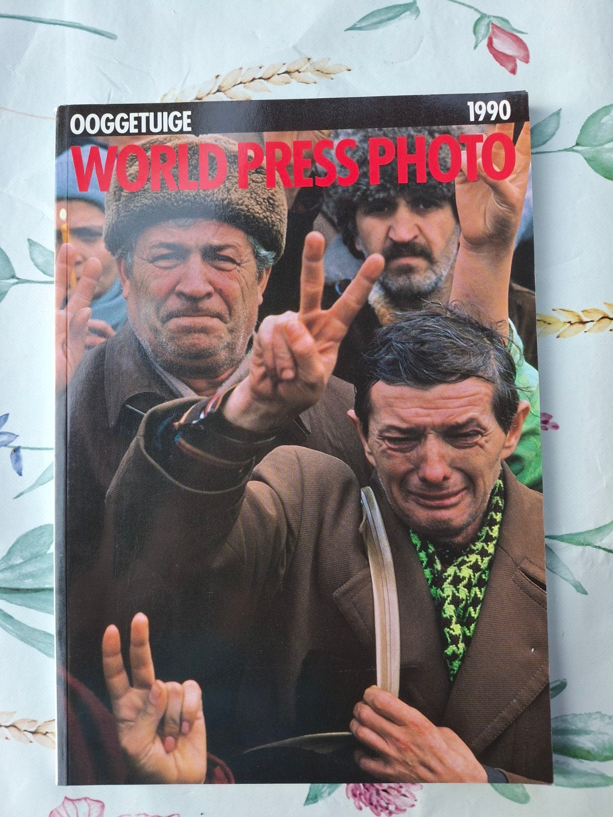 Ooggetuige World Press Photo 1990, Boeken, Ophalen of Verzenden, Gelezen, Fotografie algemeen