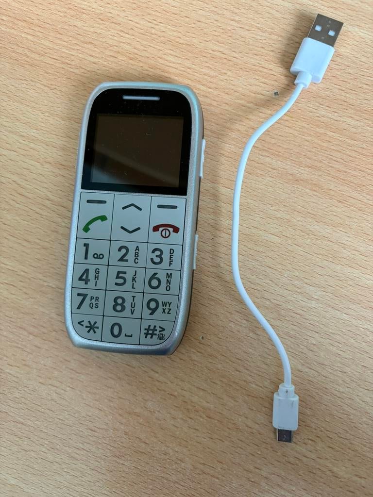 Senioren telefoon met sos knop!, Ophalen, Zo goed als nieuw, Geen camera