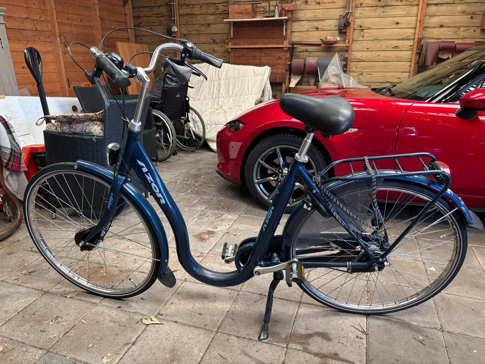 Azor lage instap fiets - Zo goed als nieuw, Fietsen en Brommers, Fietsen | Dames | Damesfietsen, Zo goed als nieuw, Trommelrem