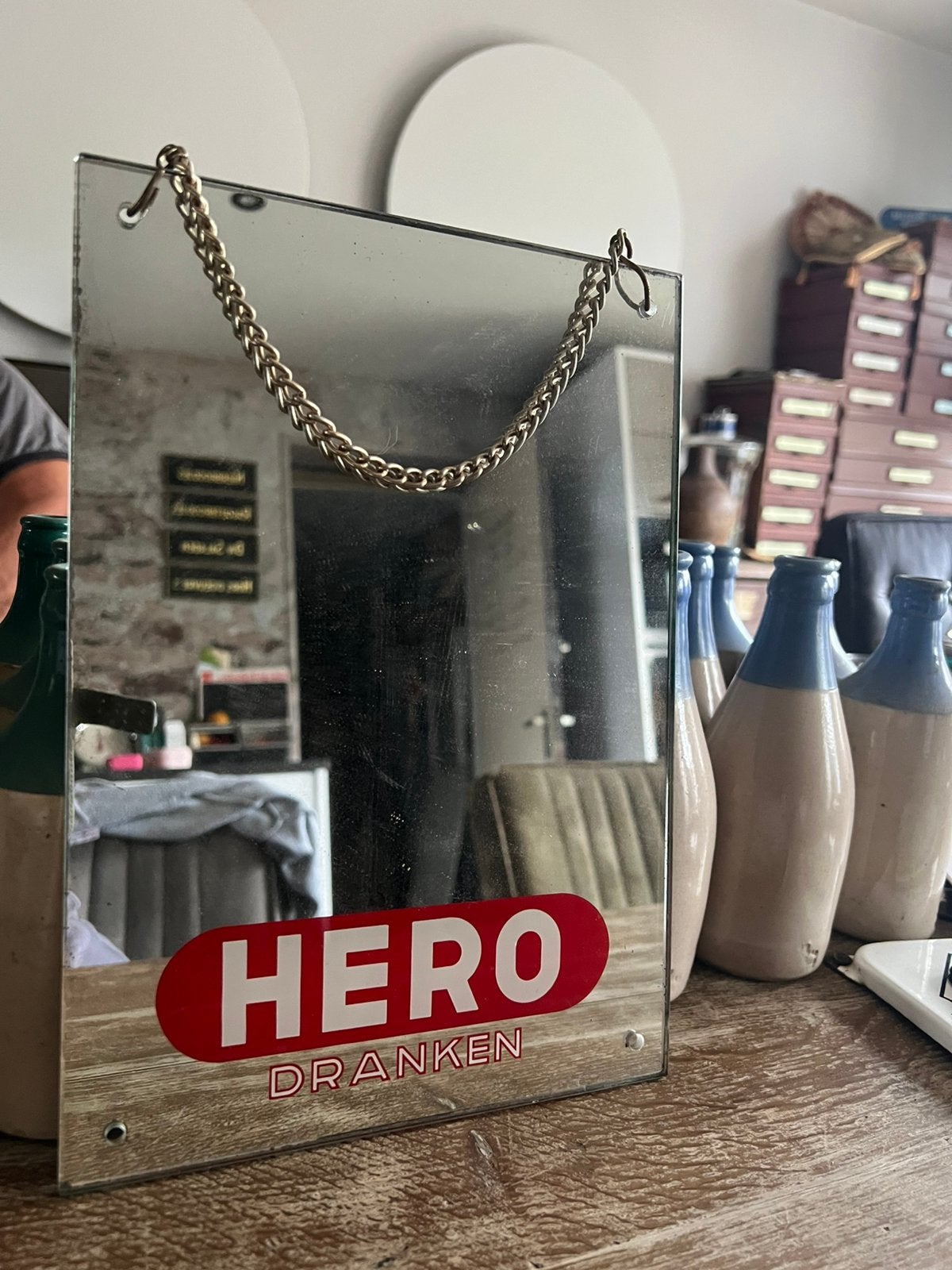 VINTAGE HERO RECLAME SPIEGEL, Ophalen, Zo goed als nieuw