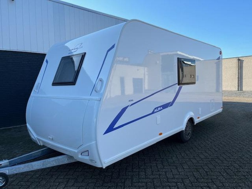 Caravelair Alba Family 486 2026 Stapelbed met Gratis Airco, Caravans en Kamperen, Caravans, Dwarsbed, Schokbreker, Bedrijf, 5 tot 6 meter