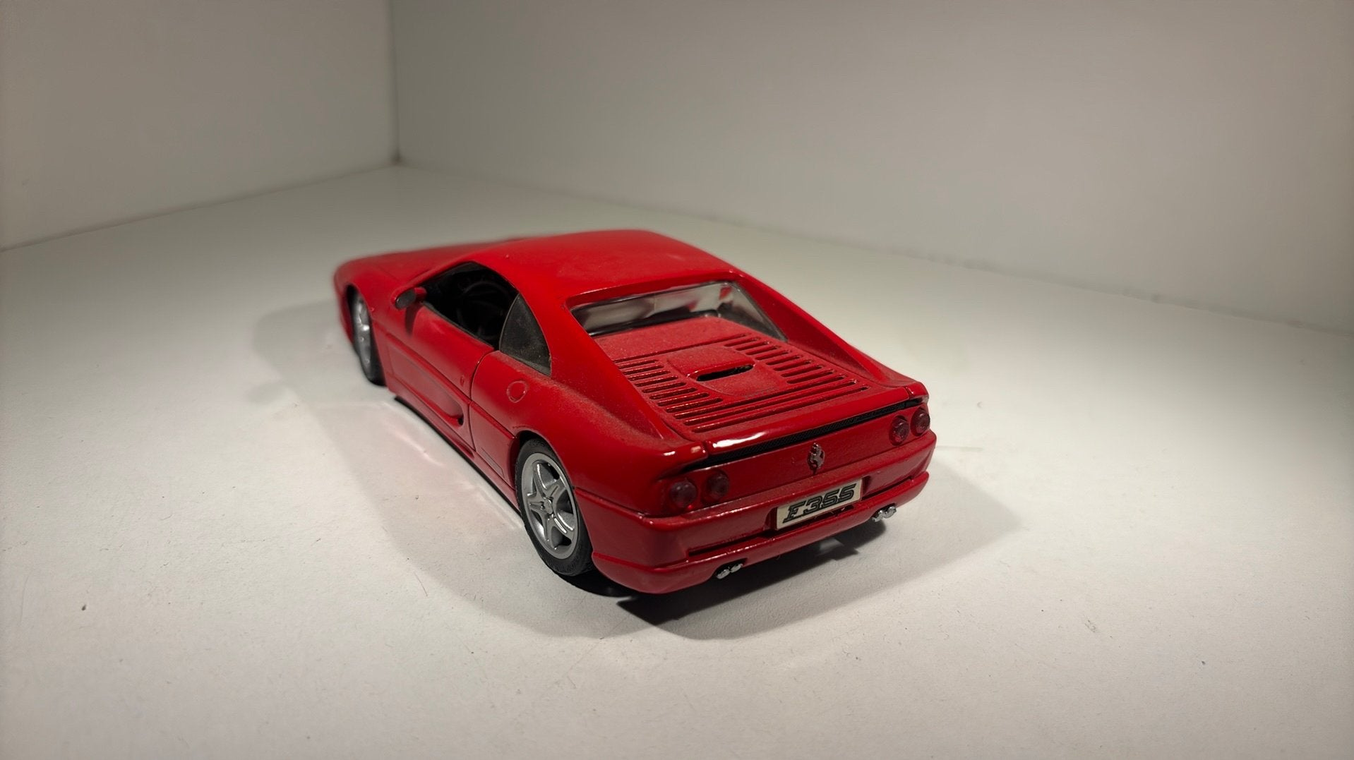 Ferrari f355 coupe maisto 1.24, Hobby en Vrije tijd, Modelauto's | 1:24, Maisto, Ophalen of Verzenden, A, A