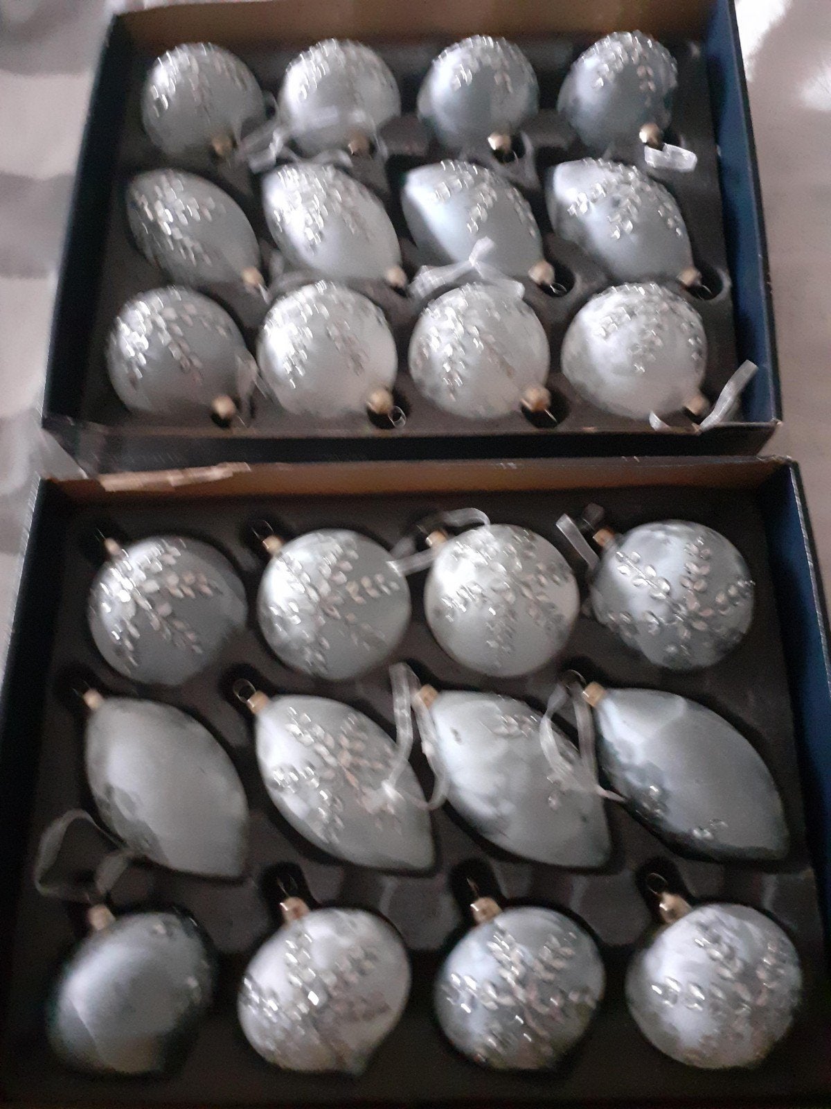 bijna nieuwe kunstkerstboom  met toebehoren, Diversen, Ophalen