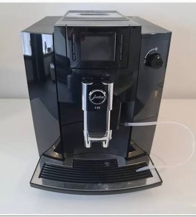 Jura E60 Koffiemachine onderhouden, Ophalen of Verzenden, Zo goed als nieuw, Koffiemachine, Koffiebonen