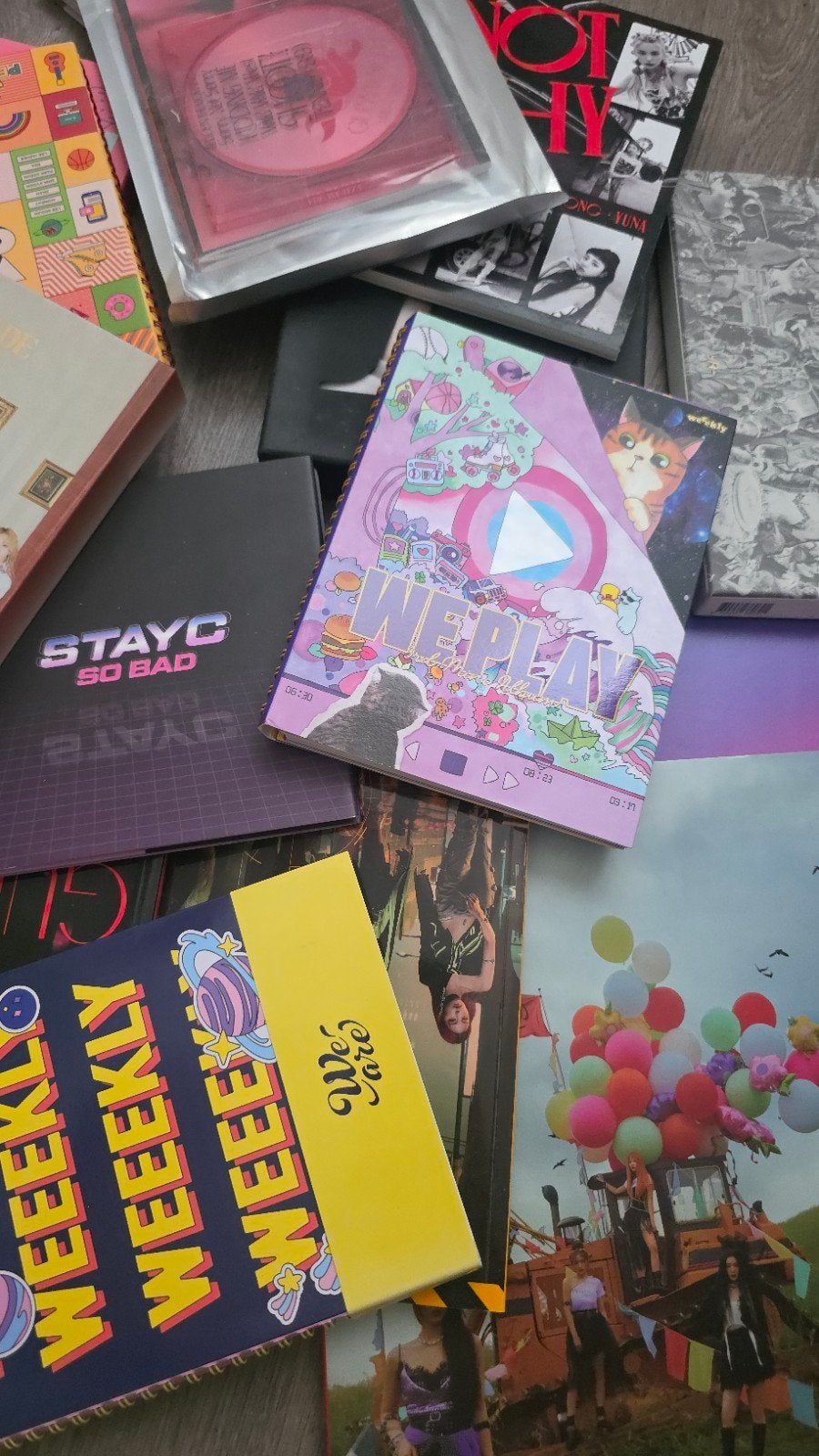 K-POP Albums: Red Velvet, Itzy, Lalisa, Weeekly, Stayc, Rosé, Ophalen of Verzenden, Zo goed als nieuw, K-pop